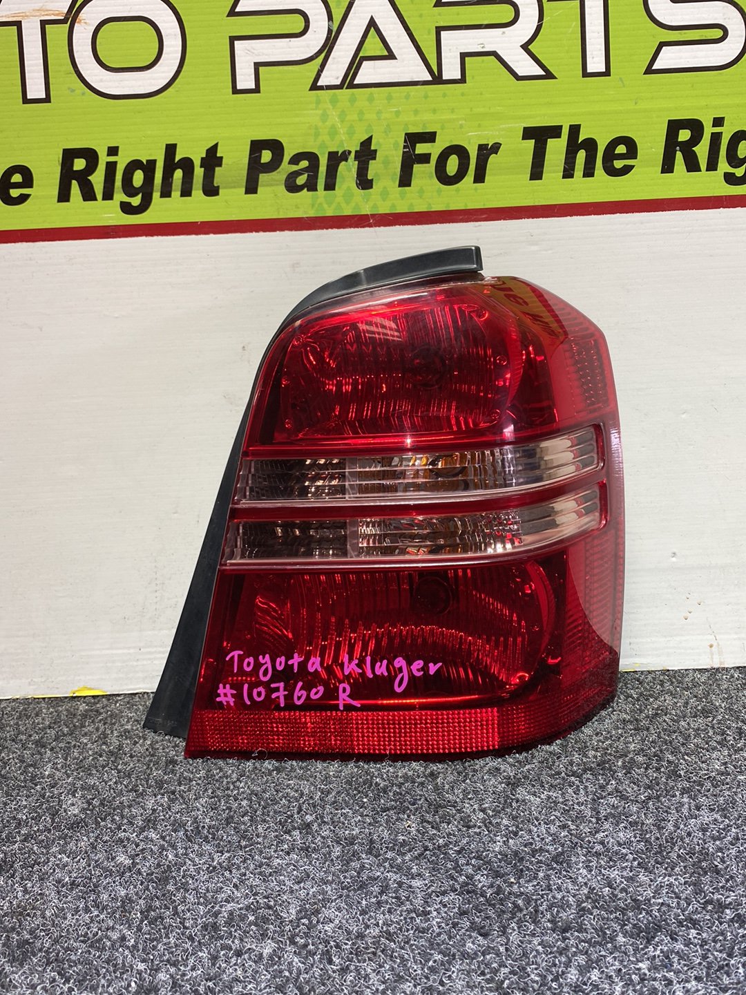 2001 Used Toyota Kluger - Right Taillight PN: Koito 48-24
