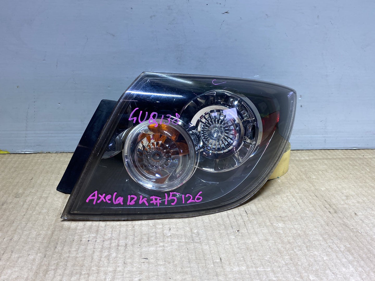 2005 Mazda Axela BK3P - Right Taillight PN: P4505