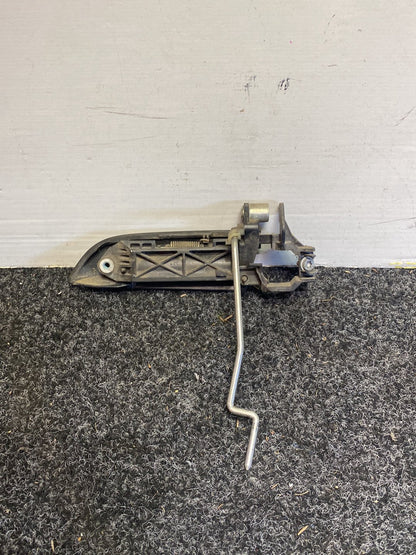 2013 Toyota Hiace - Right Front Exterior Door Handle