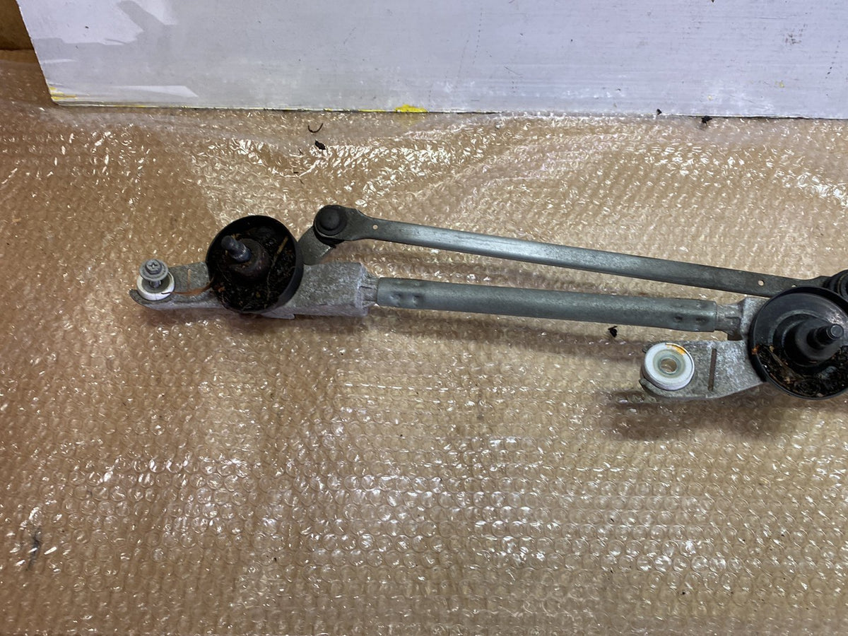 2016 Nissan Juke YF15 - Wiper Motor PN: 288001KE0C