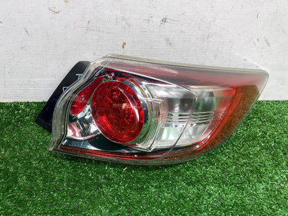 2009 Mazda Axela - Right Taillight LENS: STANLEY P8239/PN: BCW8-51-150F
