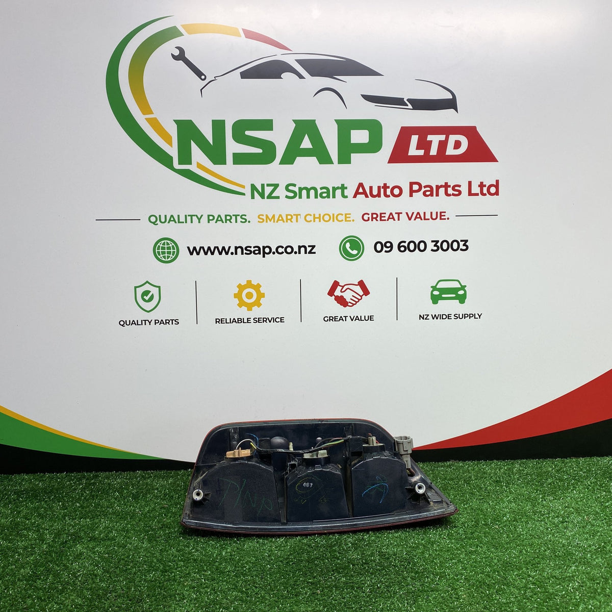 2008 Nissan Navara - Left Taillight PN: KOITO 220-16467