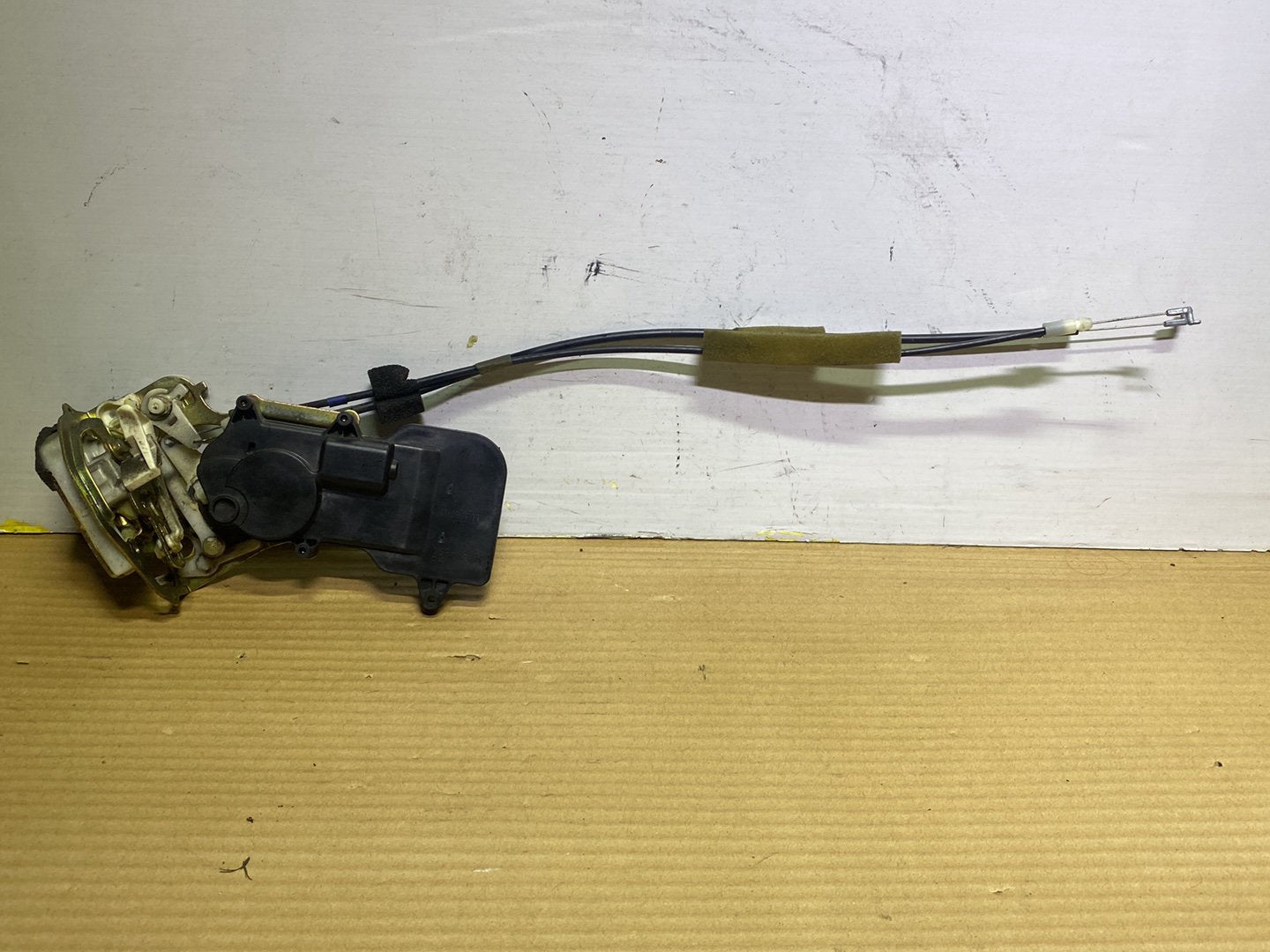 2005 Mazda Demio DY- Right Rear Lock Actuator PN: