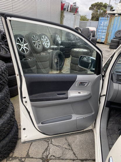 2007 Toyota Voxy AZR60- Dismantling For Parts