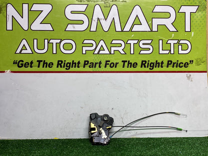 2005 Used Toyota Ist NCP60 - Left Front Door Lock Actuator PN: 6904013051