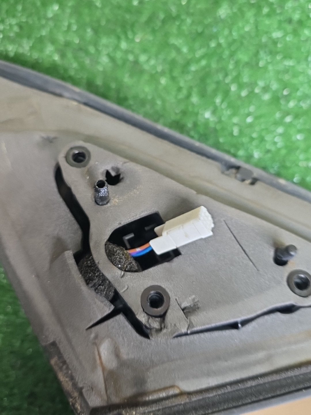 2012 Mazda Mazda3 - Right Door Mirror PN: 7wires