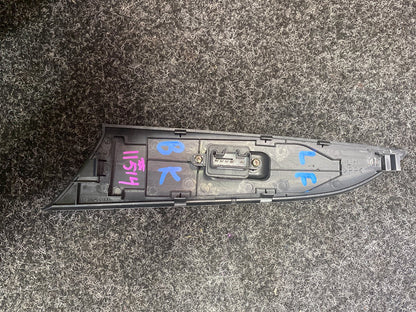 2005 Mazda Axela BK - Left Front Window Switch