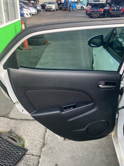 2011 Mazda Demio DEJFS  Dismantling For Parts