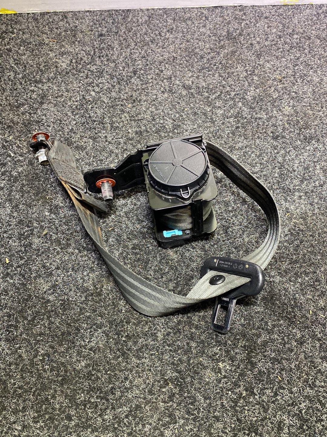 2012 Hyundai i45 - Left Rear Seat Belt