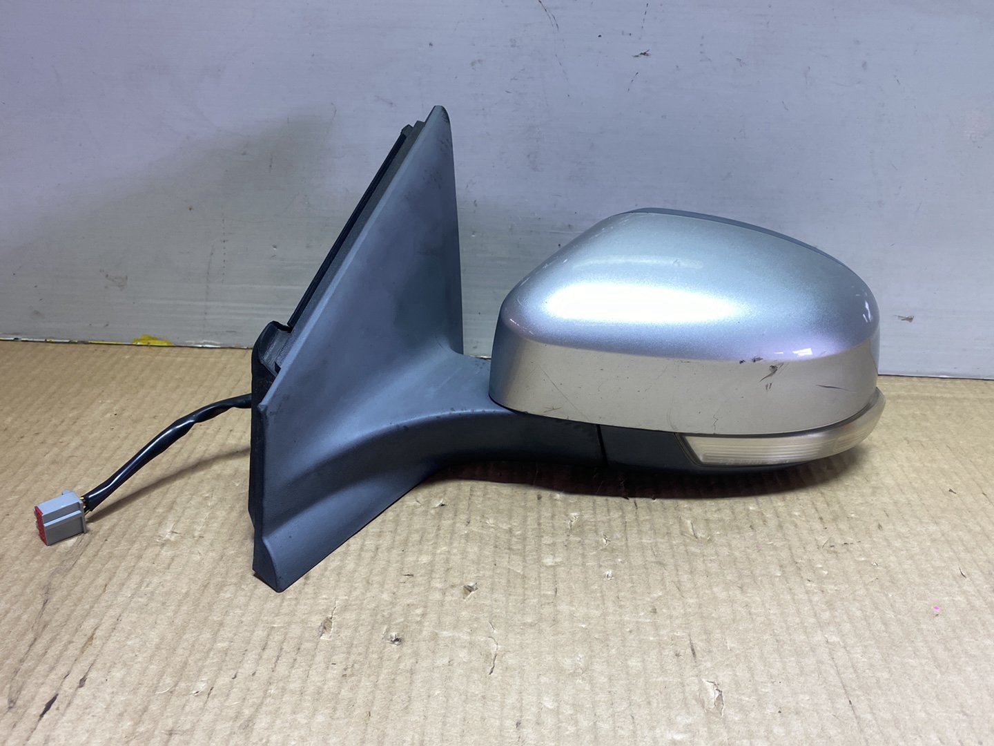 2012 Ford Mondeo - Left Door Mirror PN: 6 wires