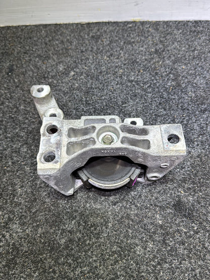 2011 Nissan Juke YF15 - Engine Mount
