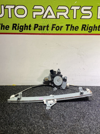 2010 Nissan Juke YF15 - Left Front Window Regulator/Motor