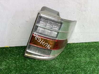 2004 Toyota Alphard - Right Taillight PN: KOITO 58-11