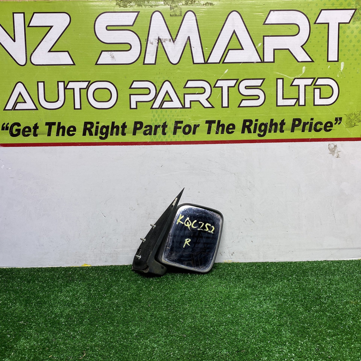 2010 Used Toyota Townace - Right Door Mirror PN: 87910-BZ220/ 87910-BZ221