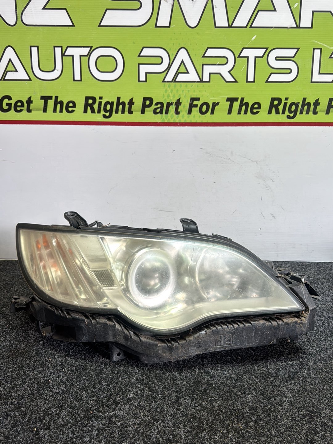 2008 Subaru Legacy - Right Headlight PN: 100-20952