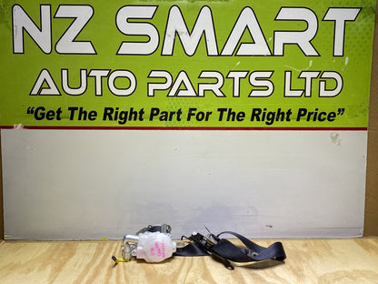 2015 Toyota Prius ZVW30 - Right Front Seat Belt