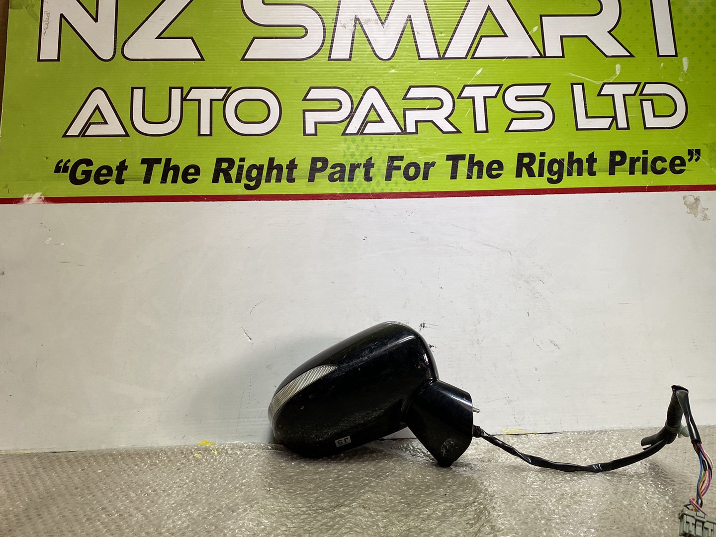 2005 Honda Fit- Right Door Mirror PN: 7 wires