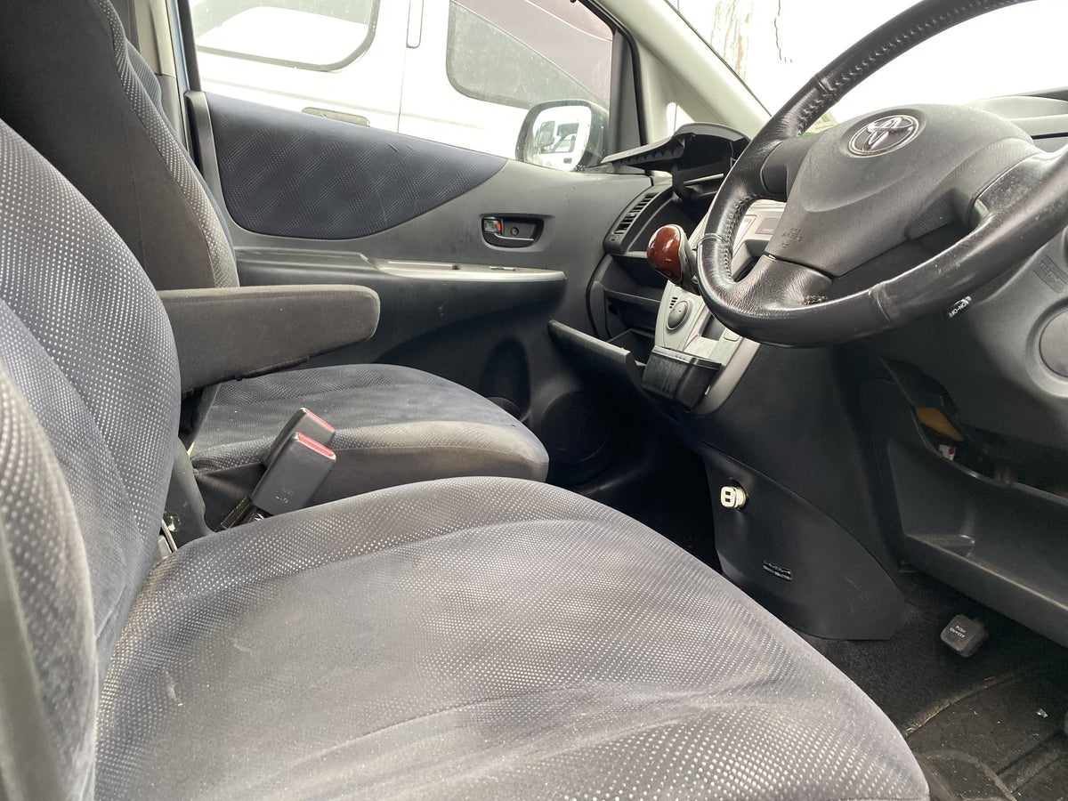 2005 Toyota Ractis NCP100 Dismantling For Parts
