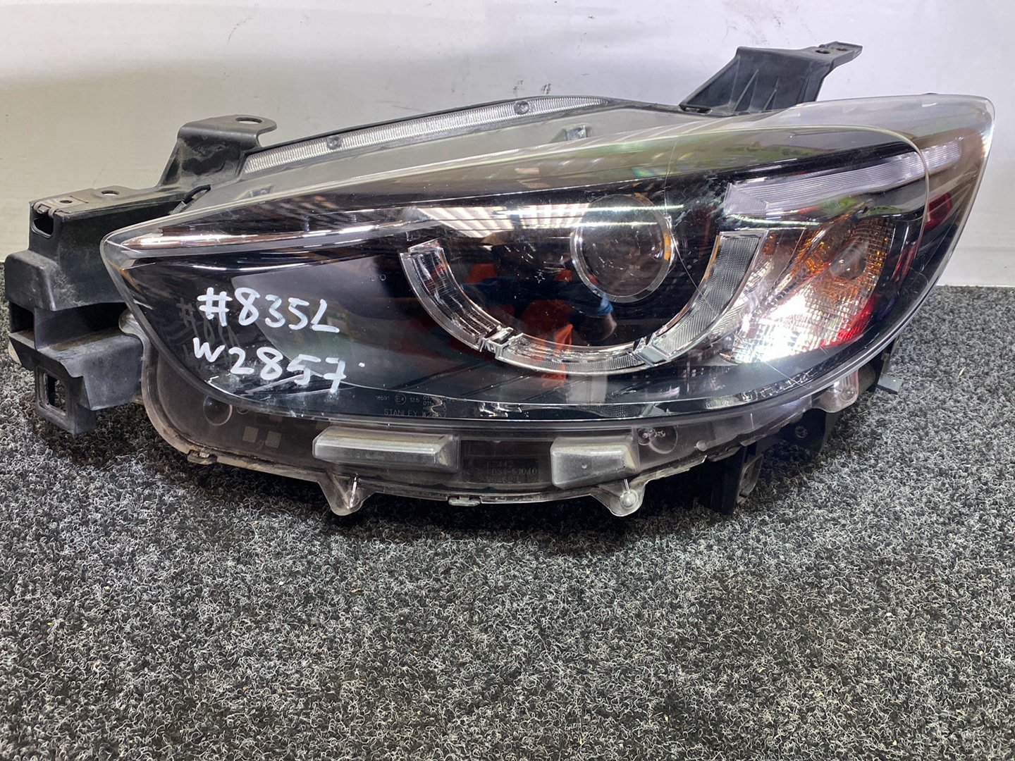 2015 Mazda CX-5 KE2AW - Left Headlight PN: see photos