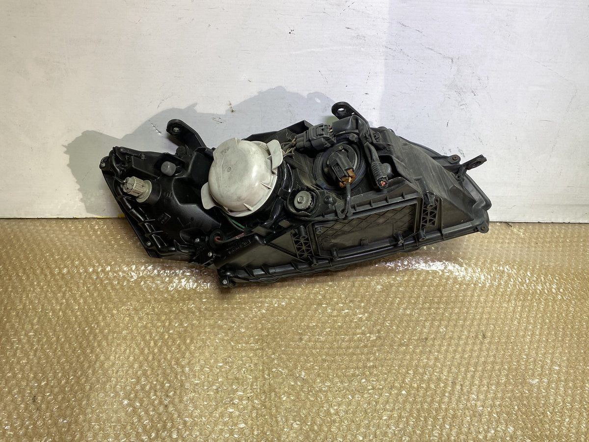 2005 Subaru Legacy - Left Headlight PN: 84001AG711