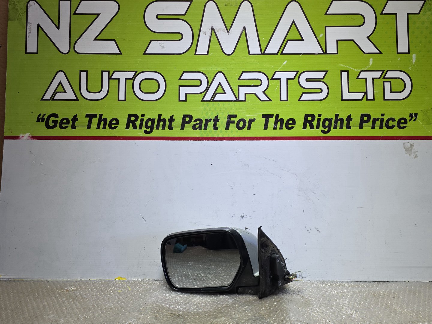 2002 Mitsubishi Airtrek- Left Door Mirror PN: 5 wires