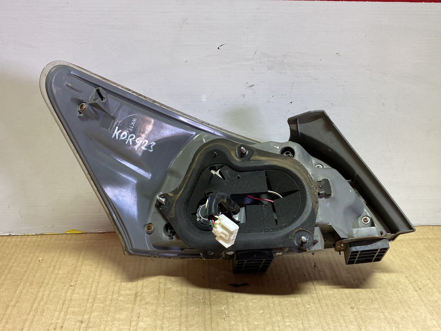2007 Used Toyota Mark X ANA10 - Right Taillight PN: STANLEY 72-4