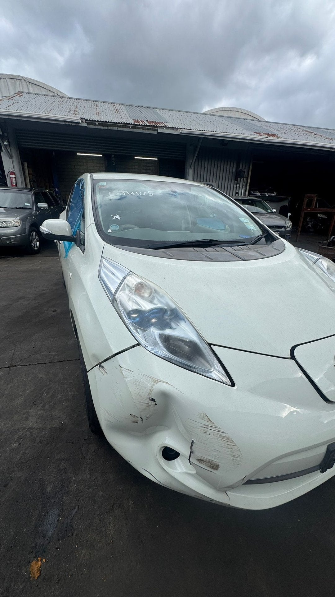 2011 Nissan Leaf ZE0 Dismantling For Parts