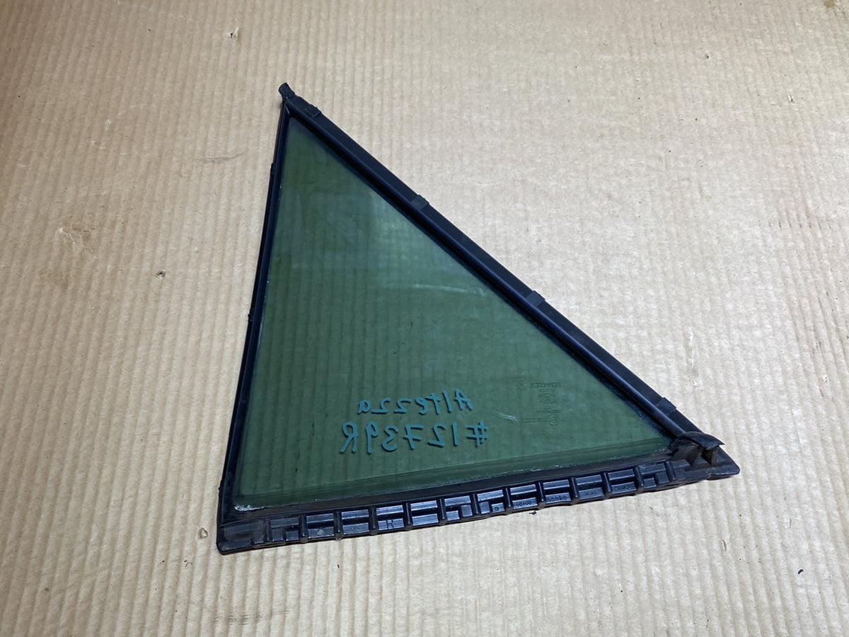 2002 Toyota Altezza JCE10 - Right Rear Quarter Door Glass