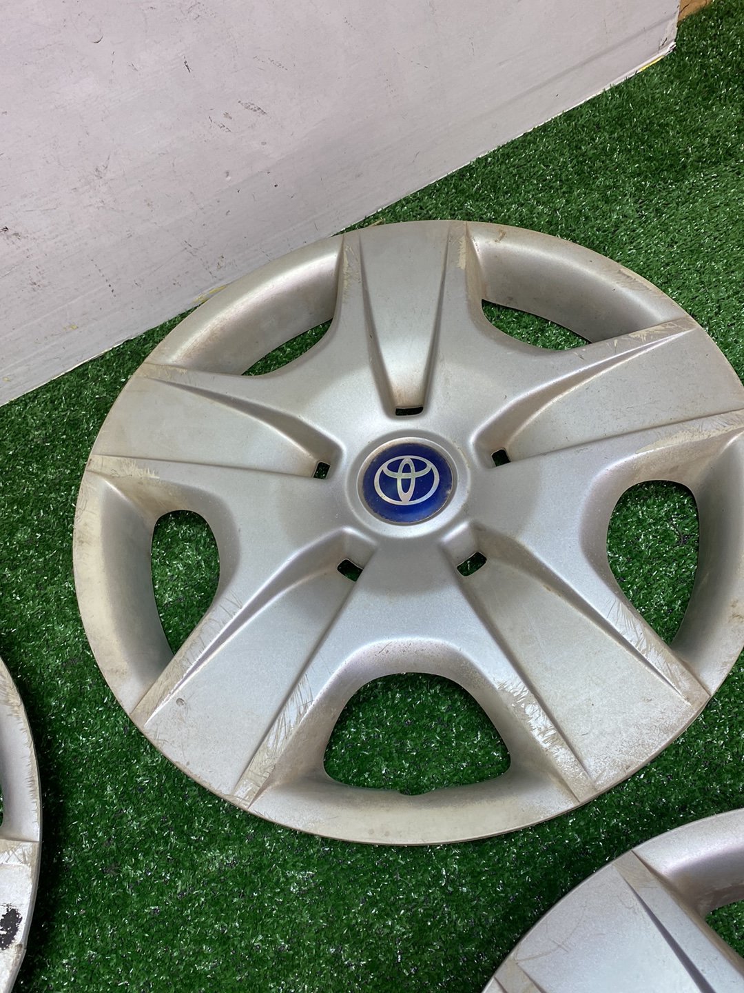 2002 Used Toyota Caldina - Wheel Cover/Hub Cap PN: Size 15