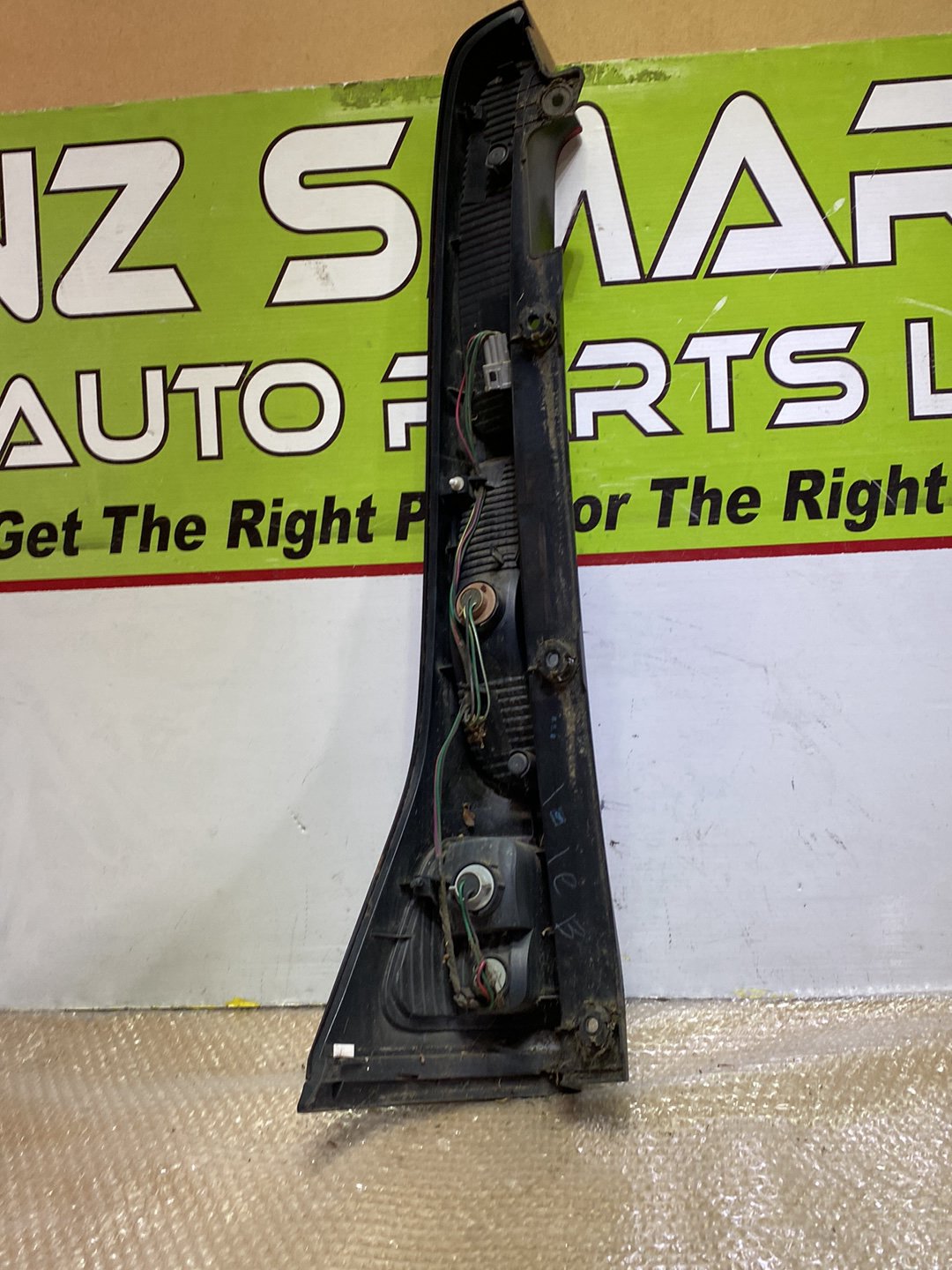 2008 Nissan Serena - Right Taillight PN: B6550CY025
