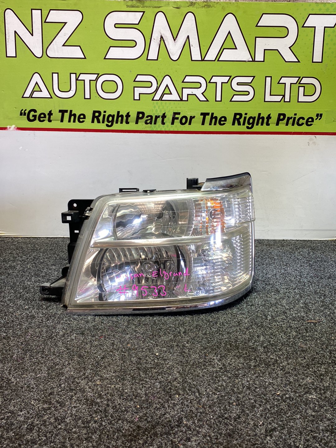 2001 Nissan Elgrand - Left Headlight PN: 100-24776