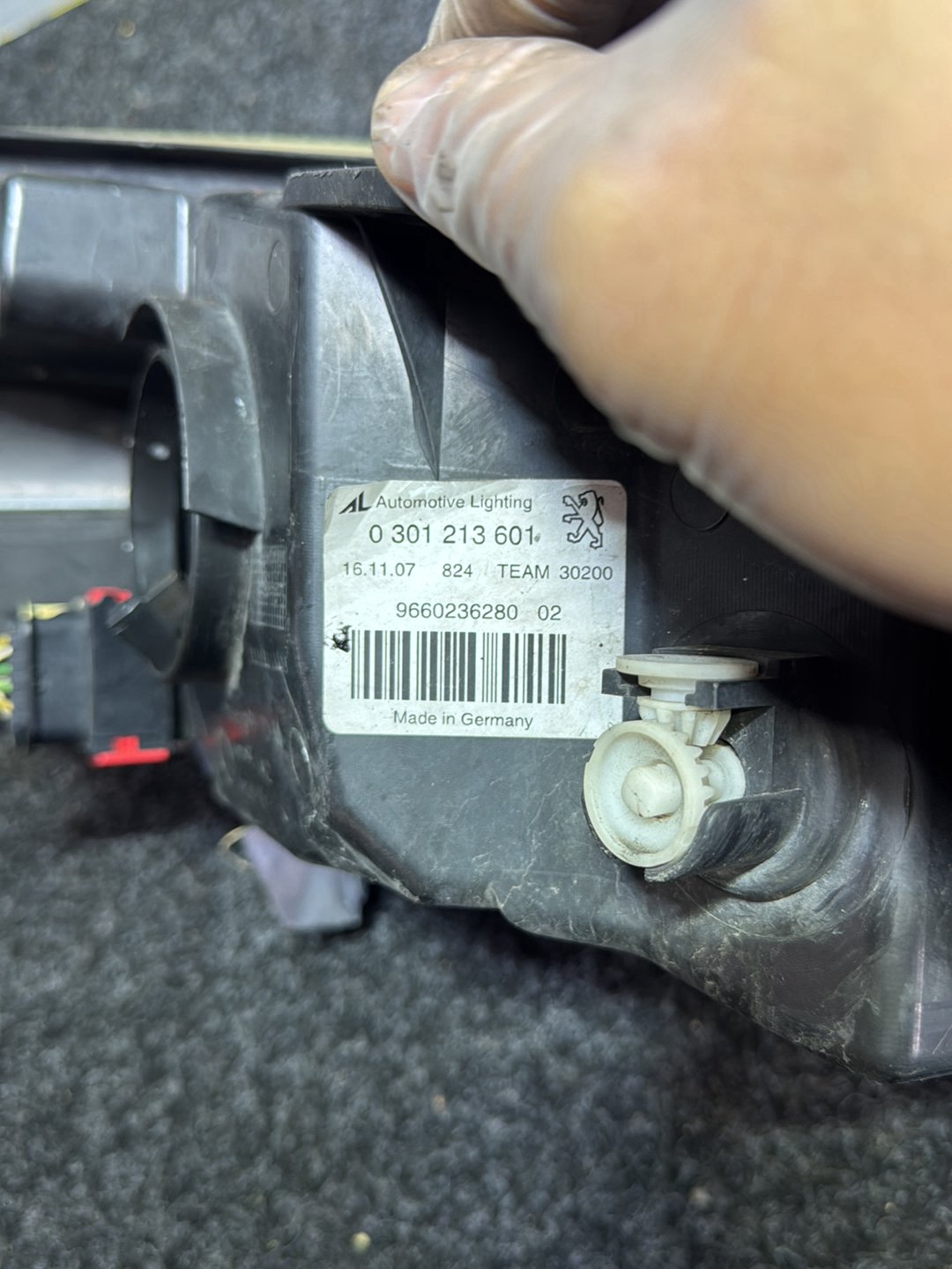 2006 Peugeot 407 - Left Headlight PN: 0 301 213 601