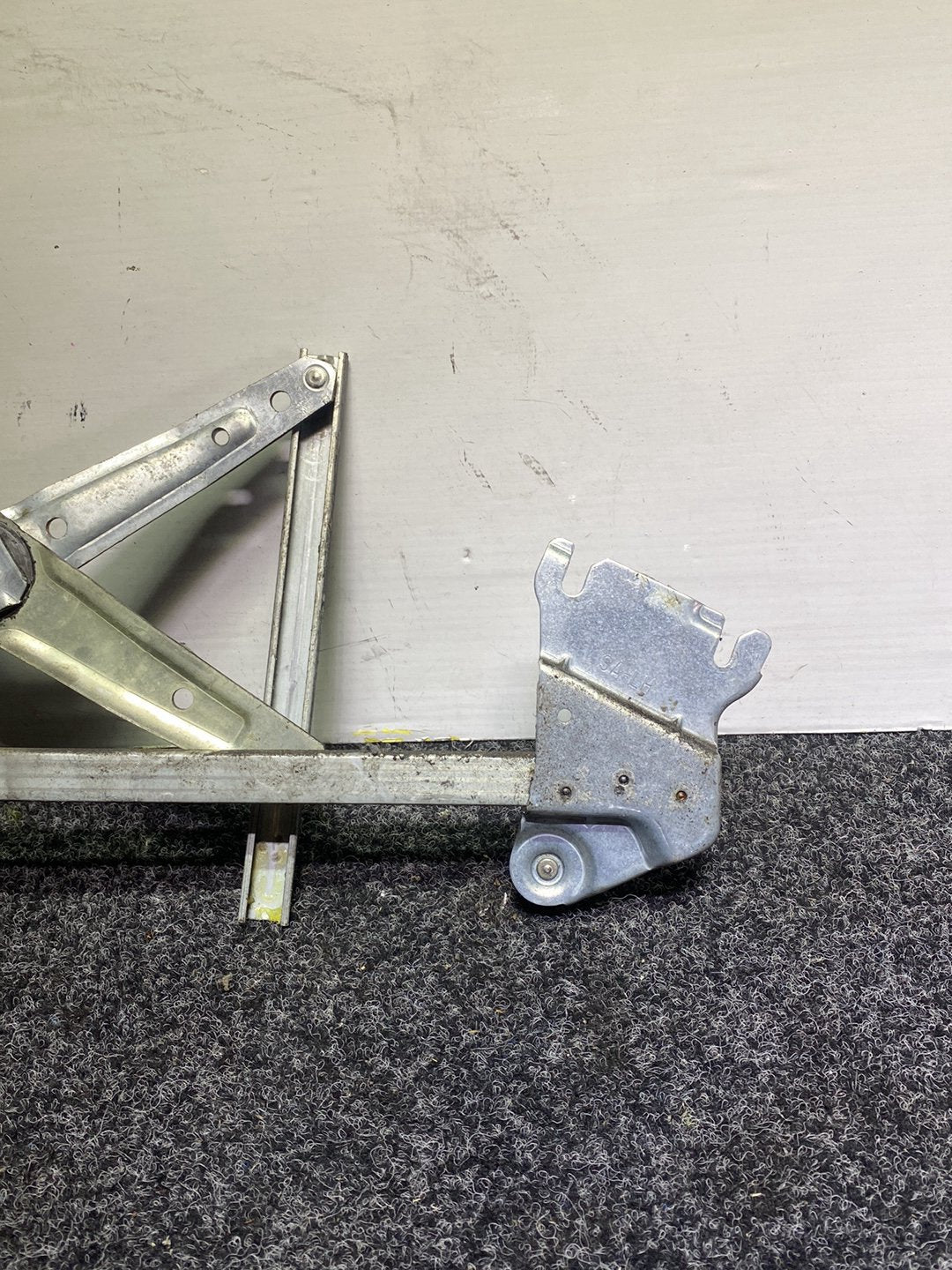 2007 Subaru Forester SG5 - Left Front Window Regulator/Motor