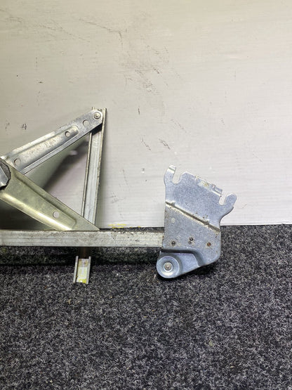 2007 Subaru Forester SG5 - Left Front Window Regulator/Motor
