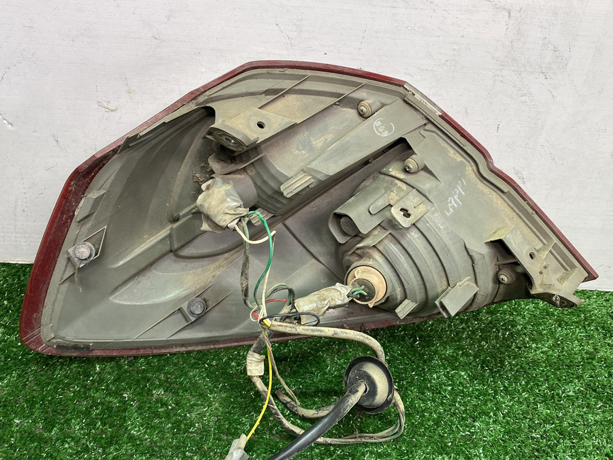 2006 Subaru Legacy - Right Taillight PN: 220-20952