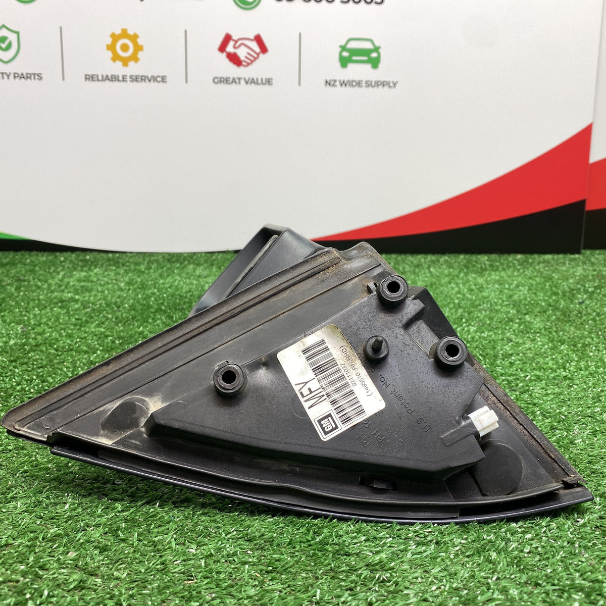 2006 Holden Commodore - Right Door Mirror PN: 3 Pins