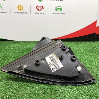 2006 Holden Commodore - Right Door Mirror PN: 3 Pins