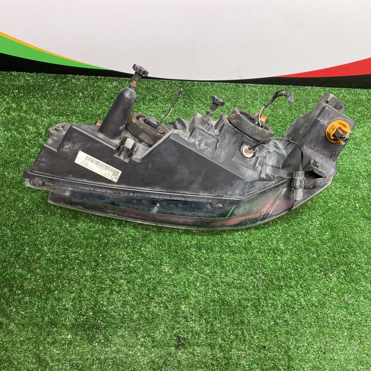 2004 Ford Falcon BA - Right Headlight PN: 3R2313005AC