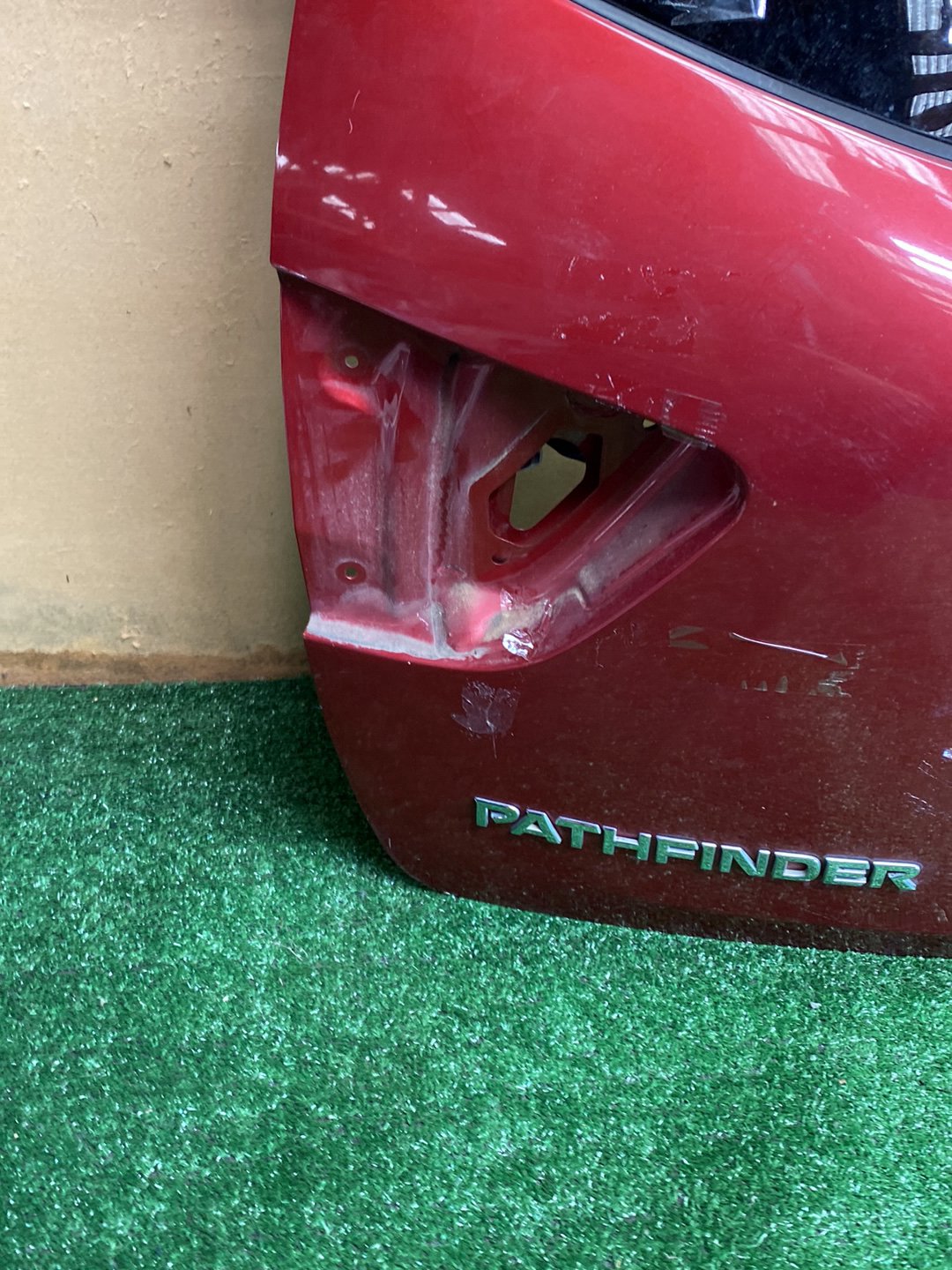 2014 Nissan Pathfinder - Tailgate PN: See photos